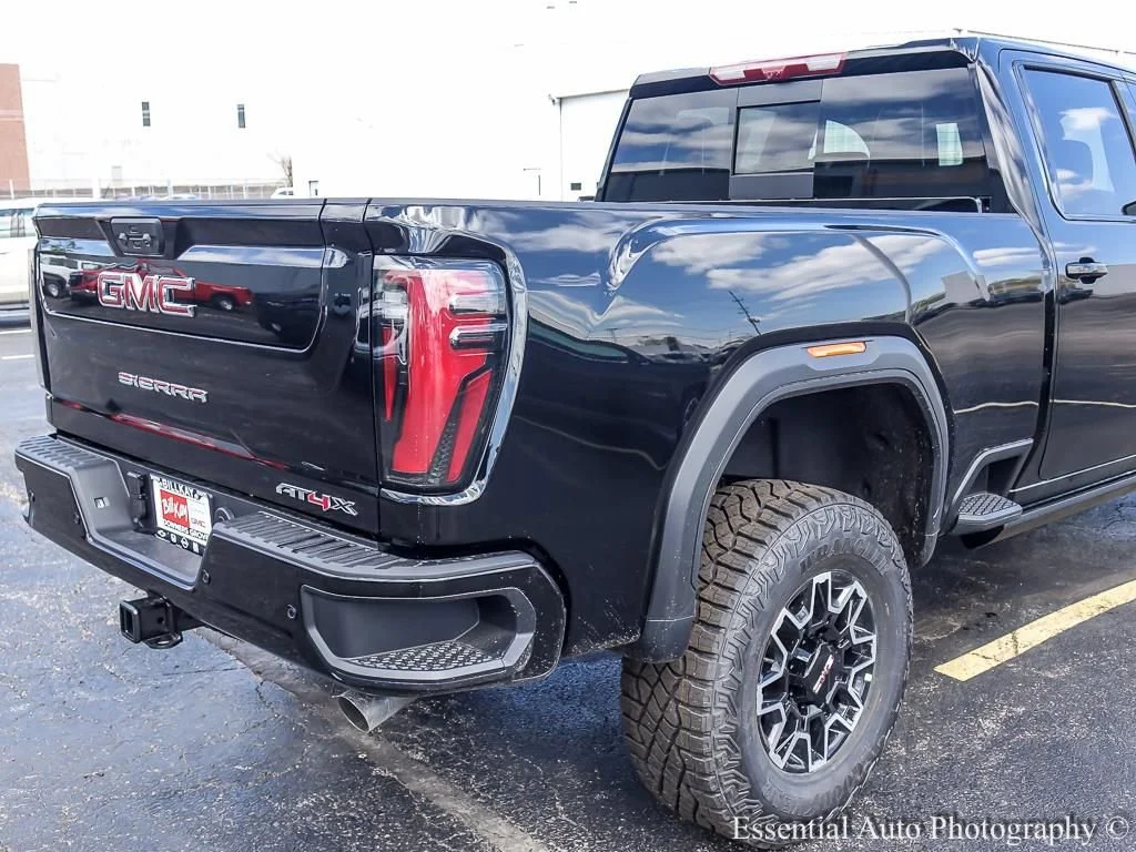 2026 GMC Sierra 2500HD AT4X - Photo 9