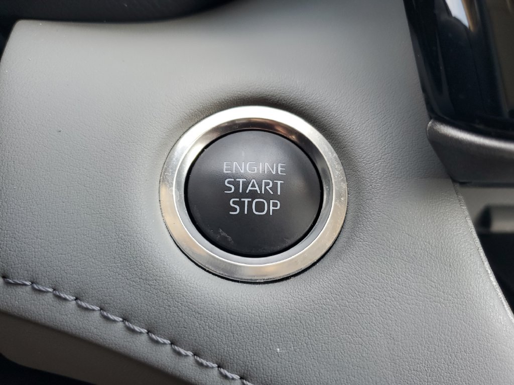 Used 2025 Silver Toyota XLE image 23