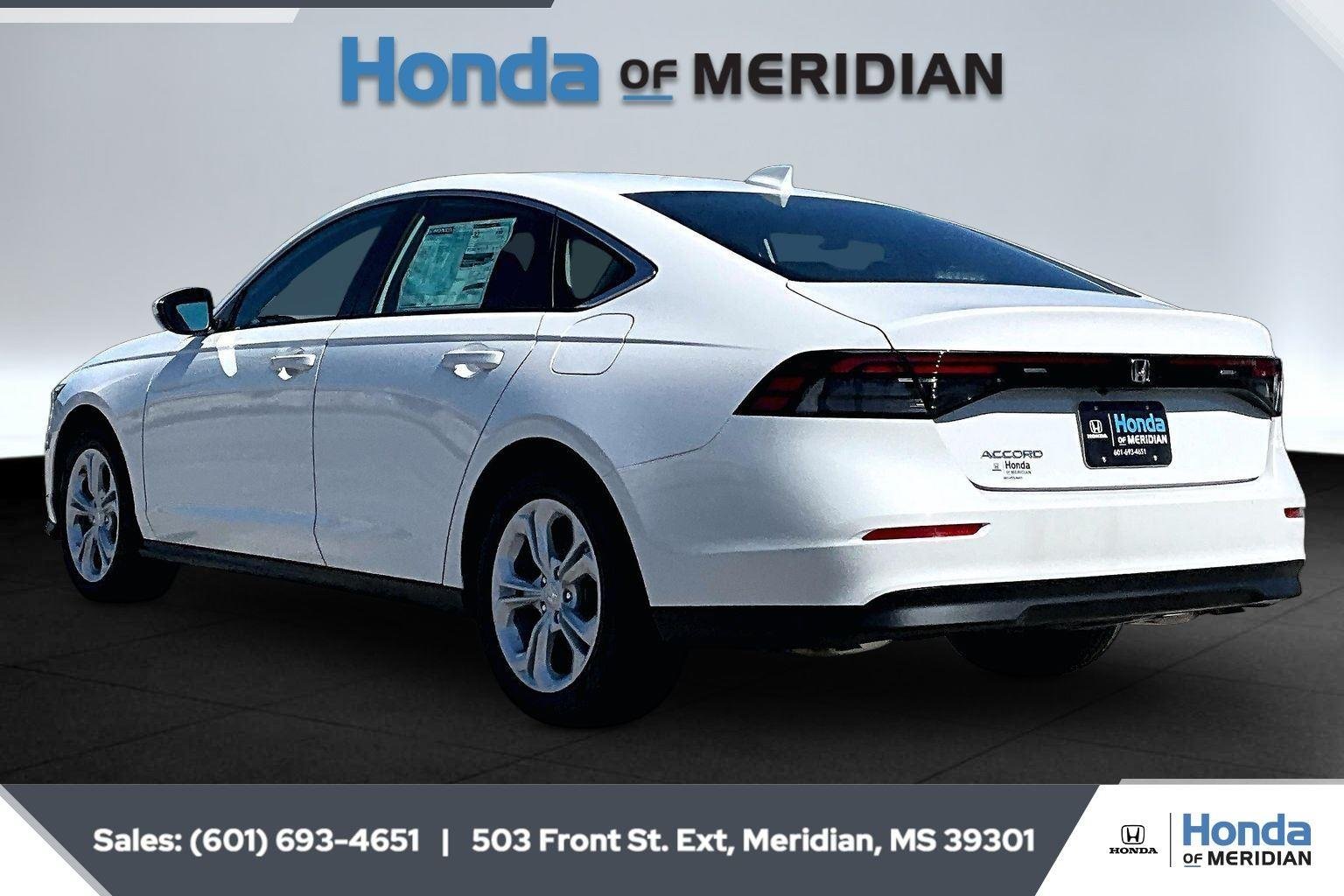 New 2026 Platinum White Pearl Honda LX image 3