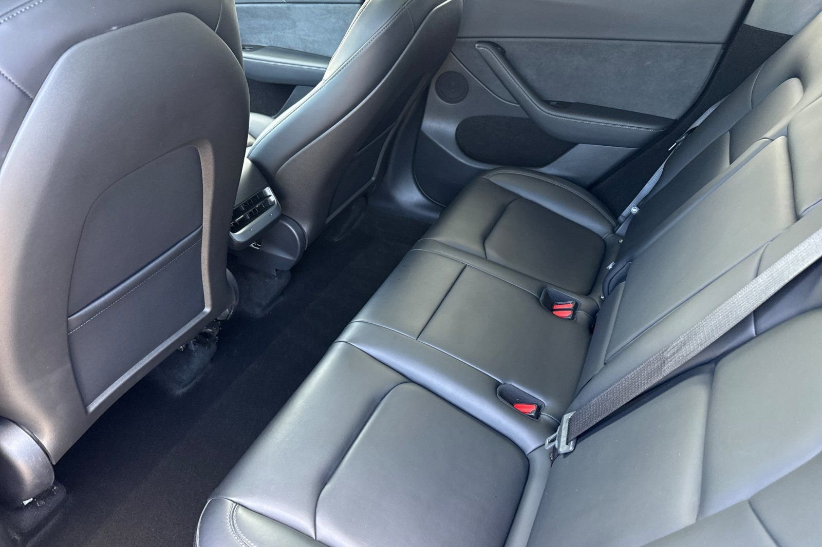 Used 2025  Tesla Long Range image 4