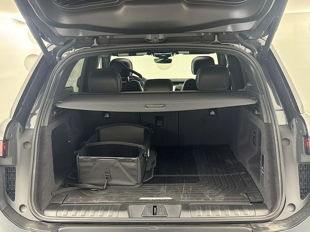 New 2026 Carpathian Grey Land Rover SE image 26