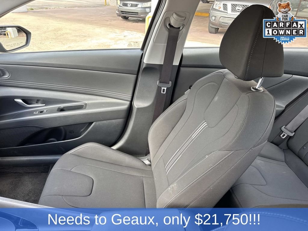 Used 2025 Gray Hyundai SEL Convenience image 33