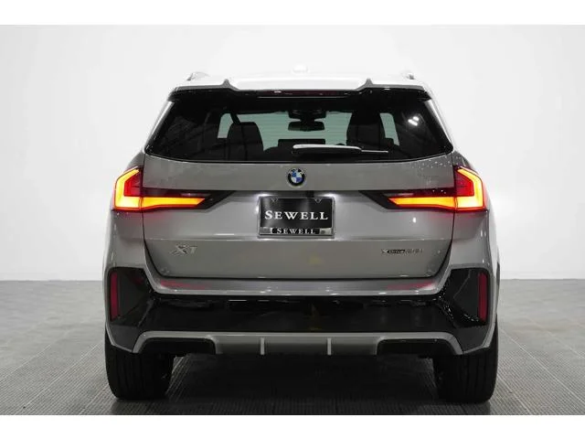 New 2026 Space Silver Metallic BMW xDrive28i image 4