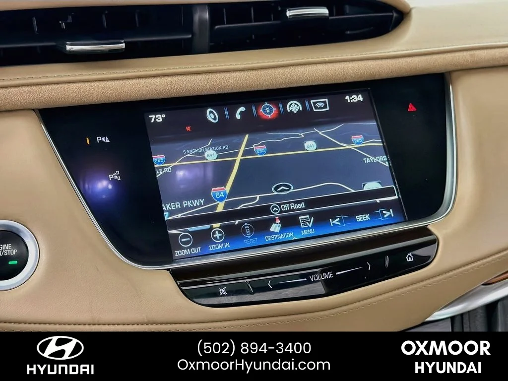 Used 2019 Crystal White Tricoat Cadillac Platinum AWD image 13