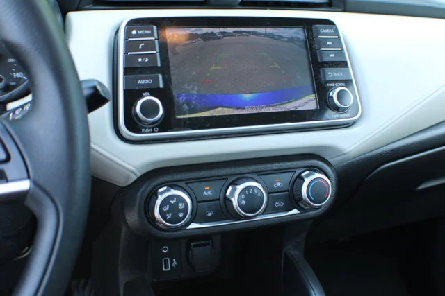 Used 2021 Electric Blue Metallic Nissan SV image 11