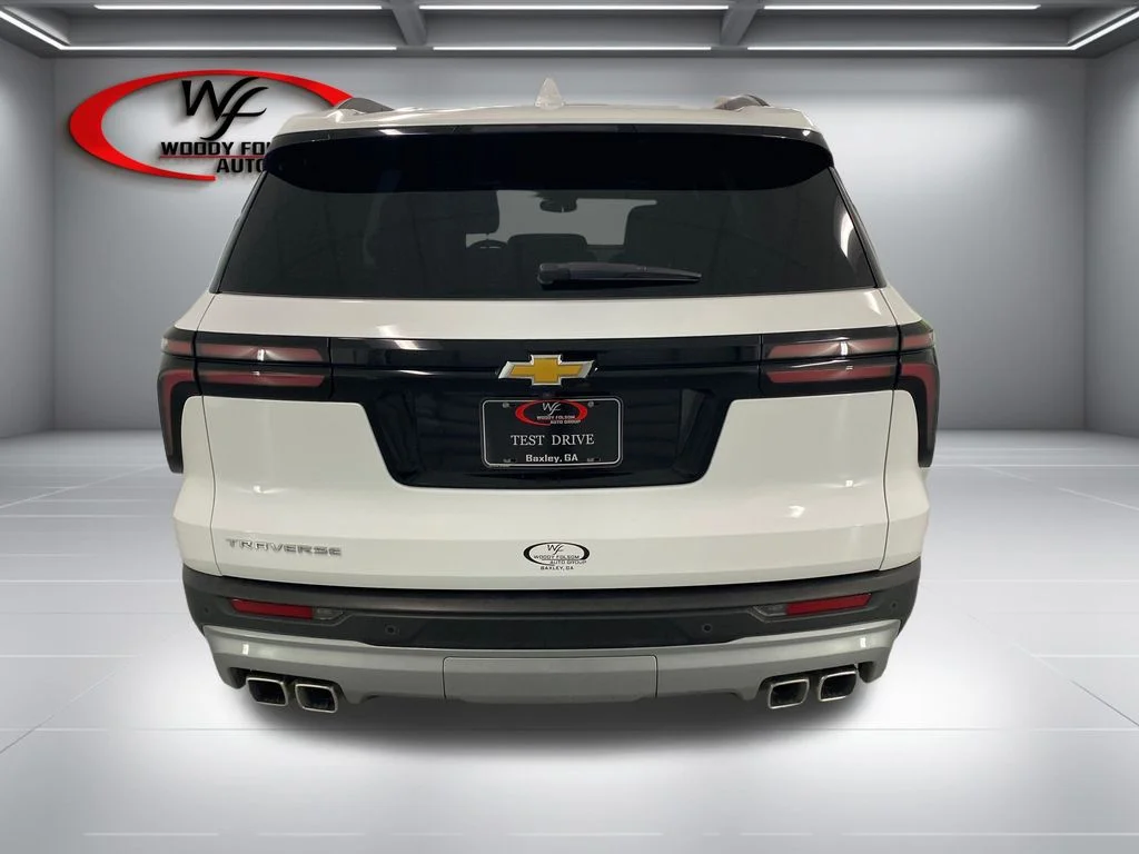 Used 2025 White Chevrolet LT image 7