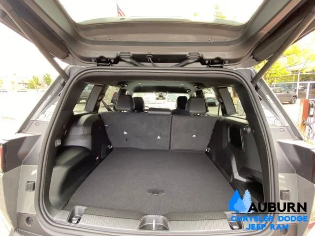 New 2026 Sting-Gray Clearcoat Jeep Limited image 19