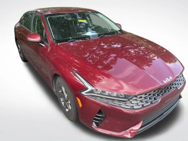 Used 2021 Red Kia LXS image 1