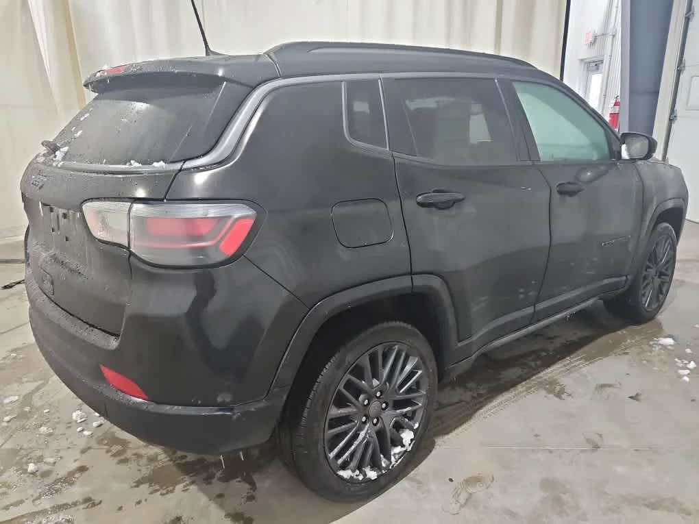 Used 2022 Diamond Black Crystal Pearlcoat Jeep High Altitude image 6