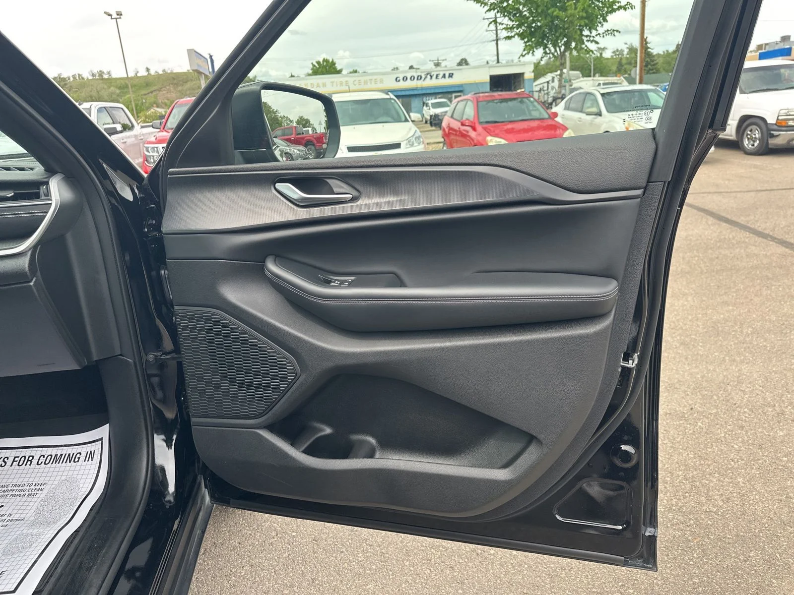 Used 2024 Black Jeep Laredo image 33