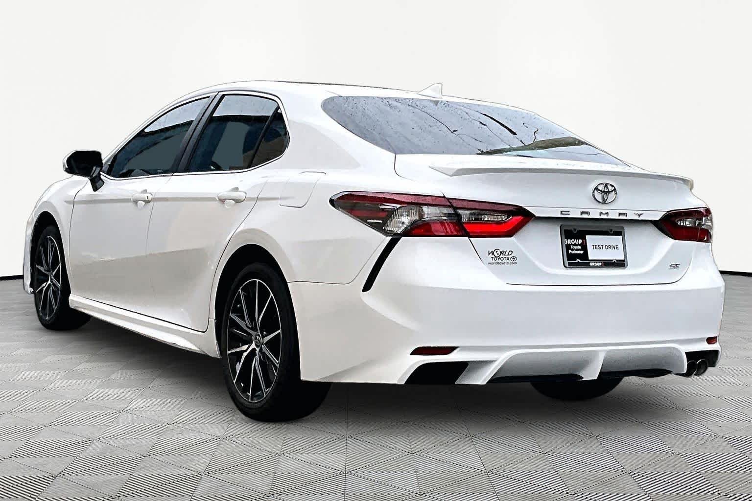 Certified Used 2024 Ice Cap Toyota SE image 12