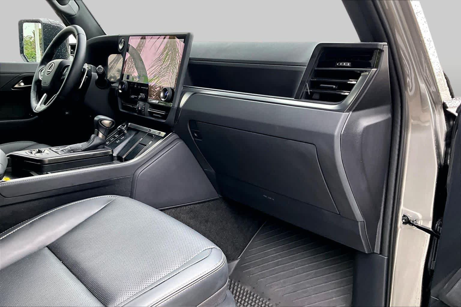 Used 2025 Atomic Silver/Black Roof Lexus Overtrail+ image 19