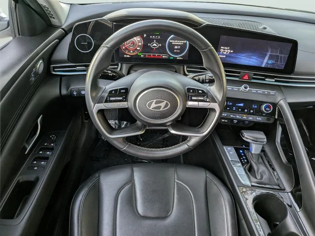 Used 2025 White Hyundai Limited image 13