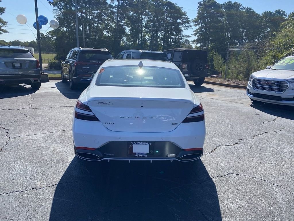 New 2025 White Genesis 3.3T SPORT PRESTIGE image 7