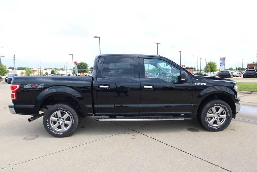 Used 2018 Black Ford XLT image 4