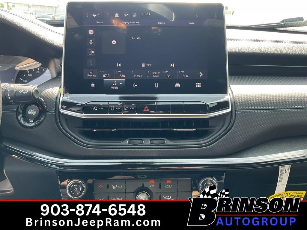 New 2026 Hydro Blue Pearlcoat Jeep Latitude Altitude image 14