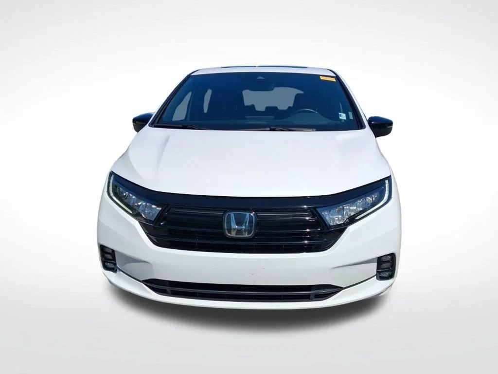 Used 2024  Honda Sport image 2