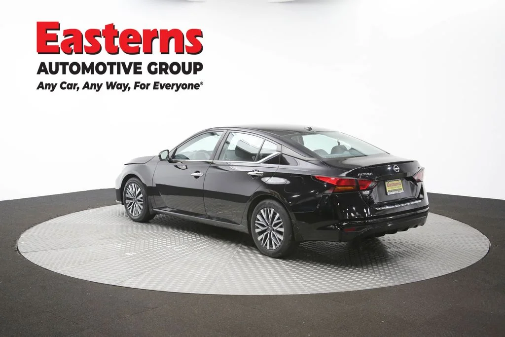 Used 2023 Black Nissan 2.5 SV image 63