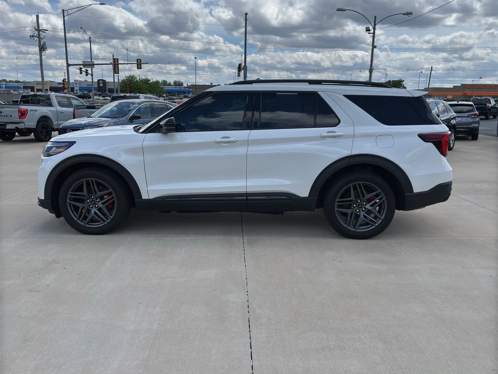 Used 2025 Star White Ford ST image 7