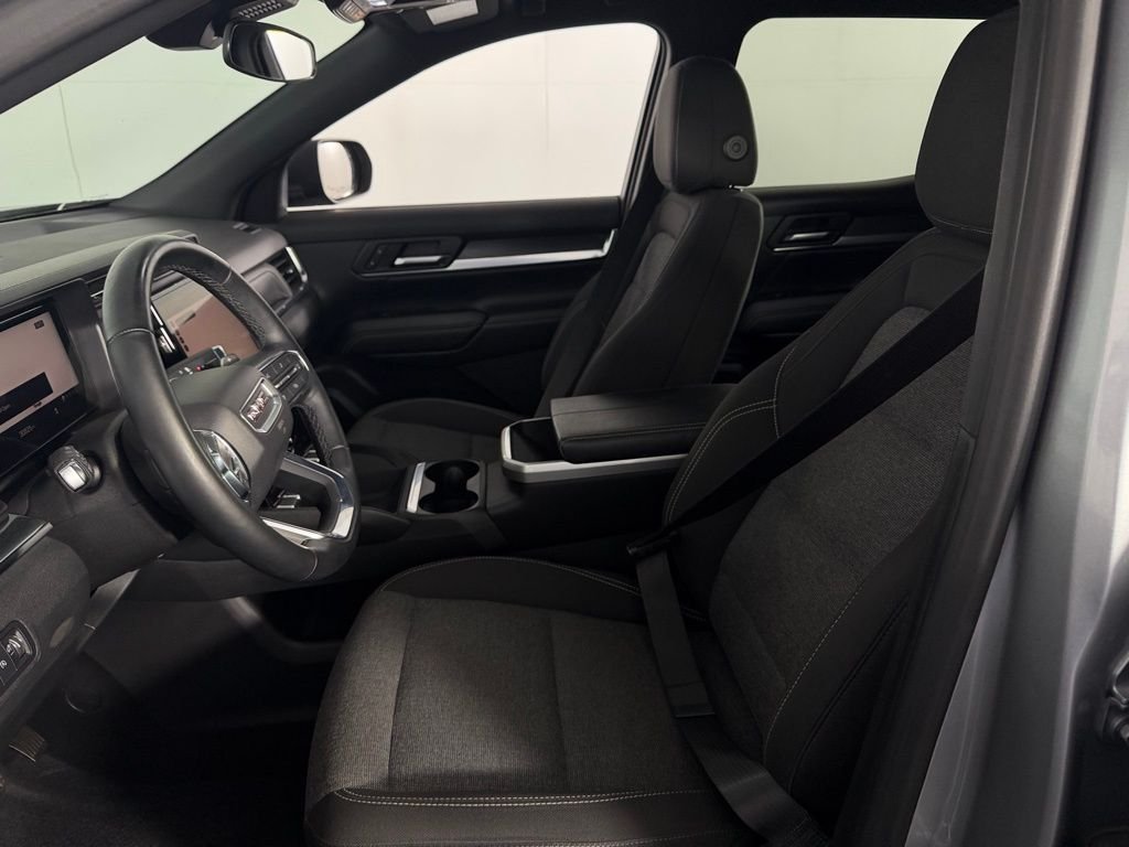 Used 2025 Sterling Metallic GMC Elevation image 22