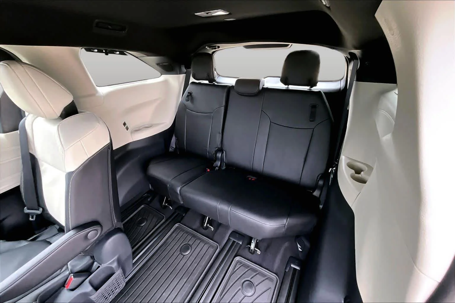 New 2026 Midnight Black Metallic Toyota Platinum image 18