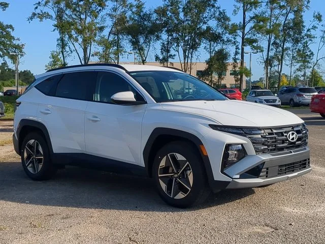 Certified Used 2025 White Hyundai SEL image 3