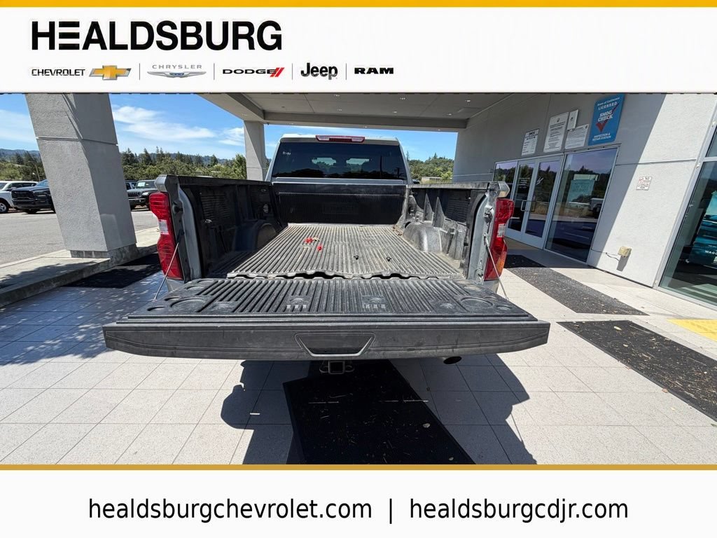 Used 2025 Sterling Gray Metallic Chevrolet LT image 25