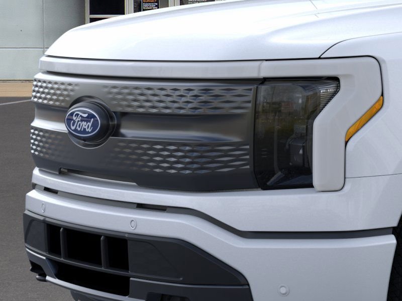 2025 Ford F-150 Lightning Flash - Photo 35