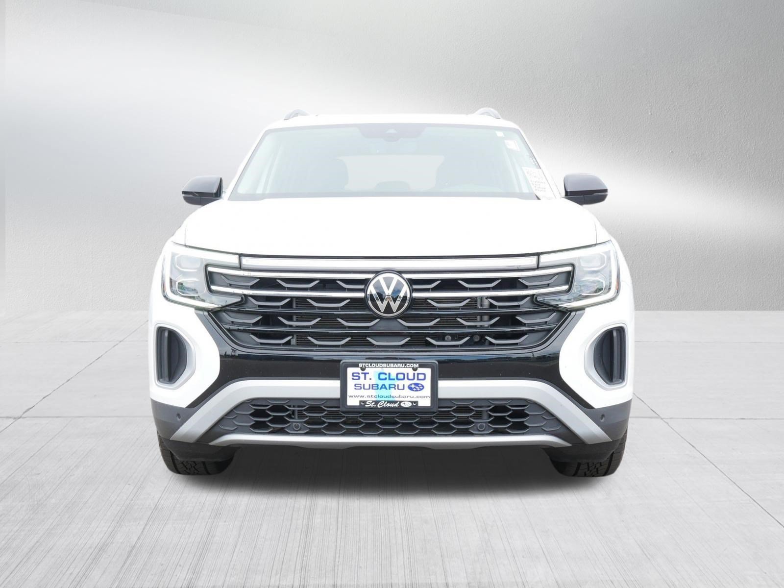 Used 2025 Volkswagen Atlas Atlas Peak Edition with VIN 1V2CR2CA5SC511139 for sale in Saint Cloud, Minnesota