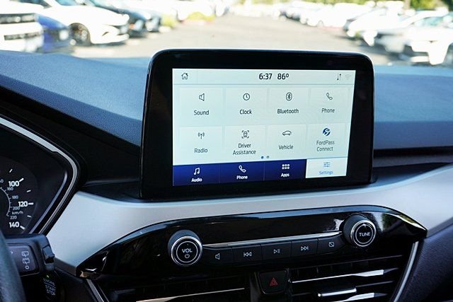 Used 2022 White Ford SE image 24