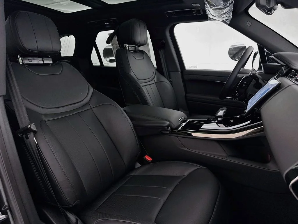 New 2026 Carpathian Grey Land Rover Dynamic SE image 30