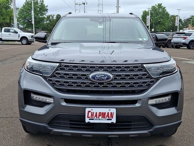 Used 2023 Gray Ford XLT image 2