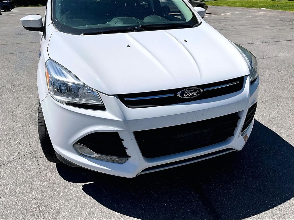 Used 2014 Oxford White Ford SE image 5