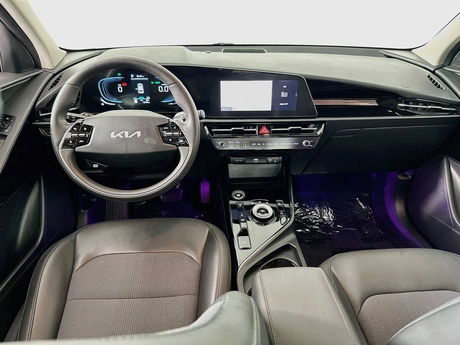 Used 2025 Snow White Pearl Kia EX image 22