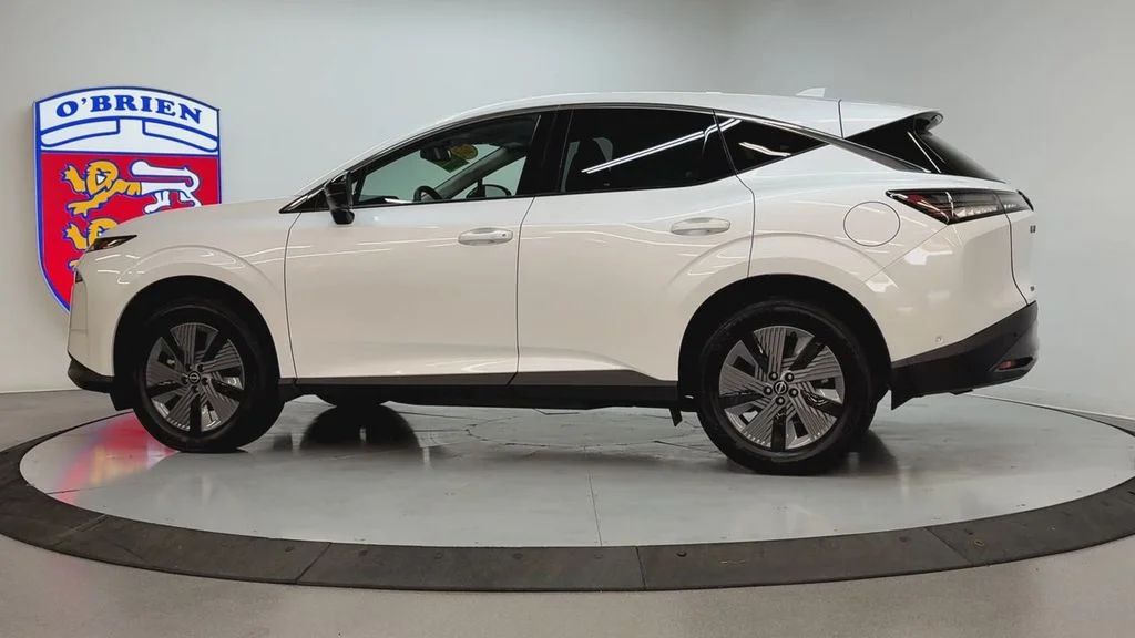 Used 2025 White Pearl Nissan SL image 7