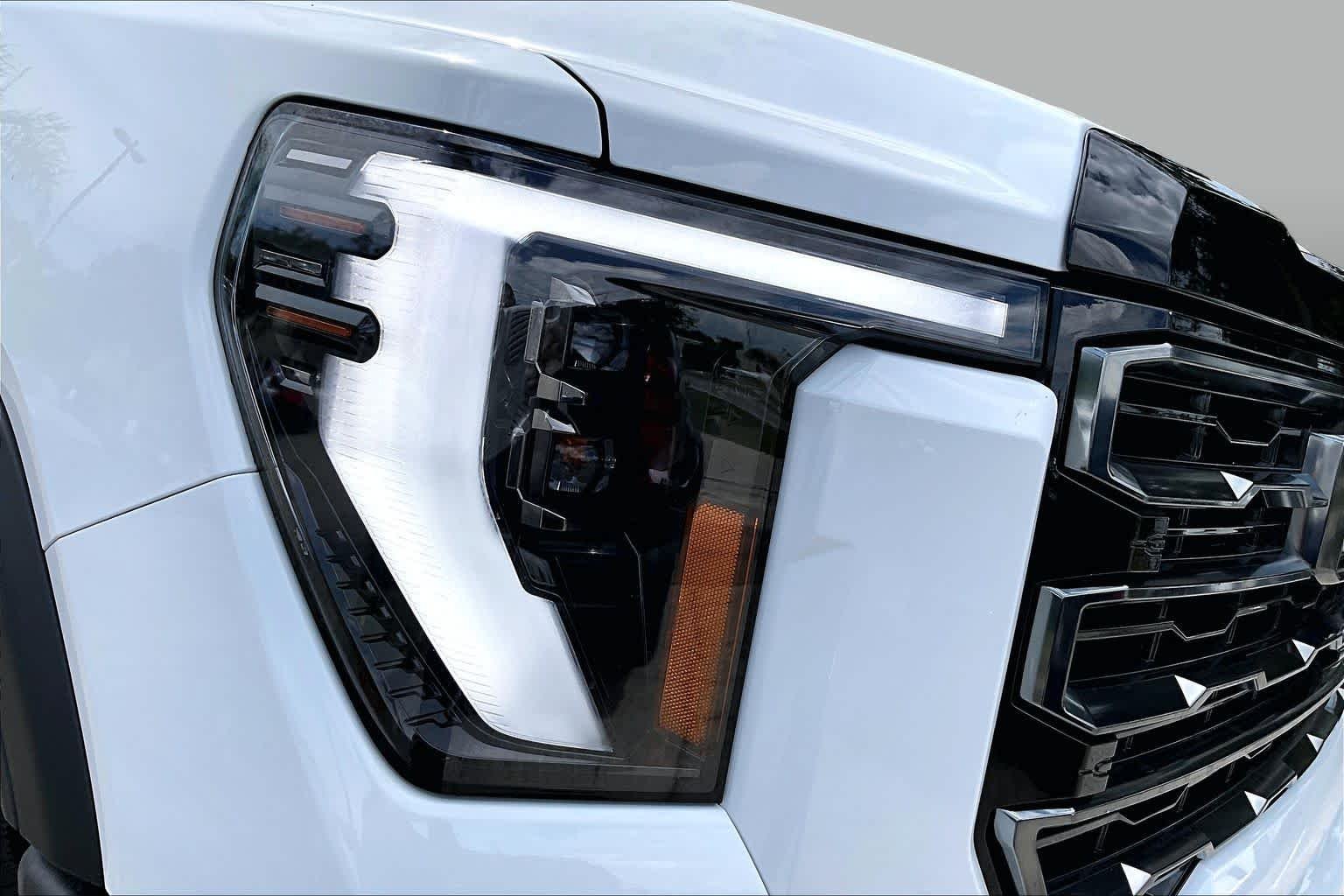 Used 2024 Summit White GMC AT4 image 28