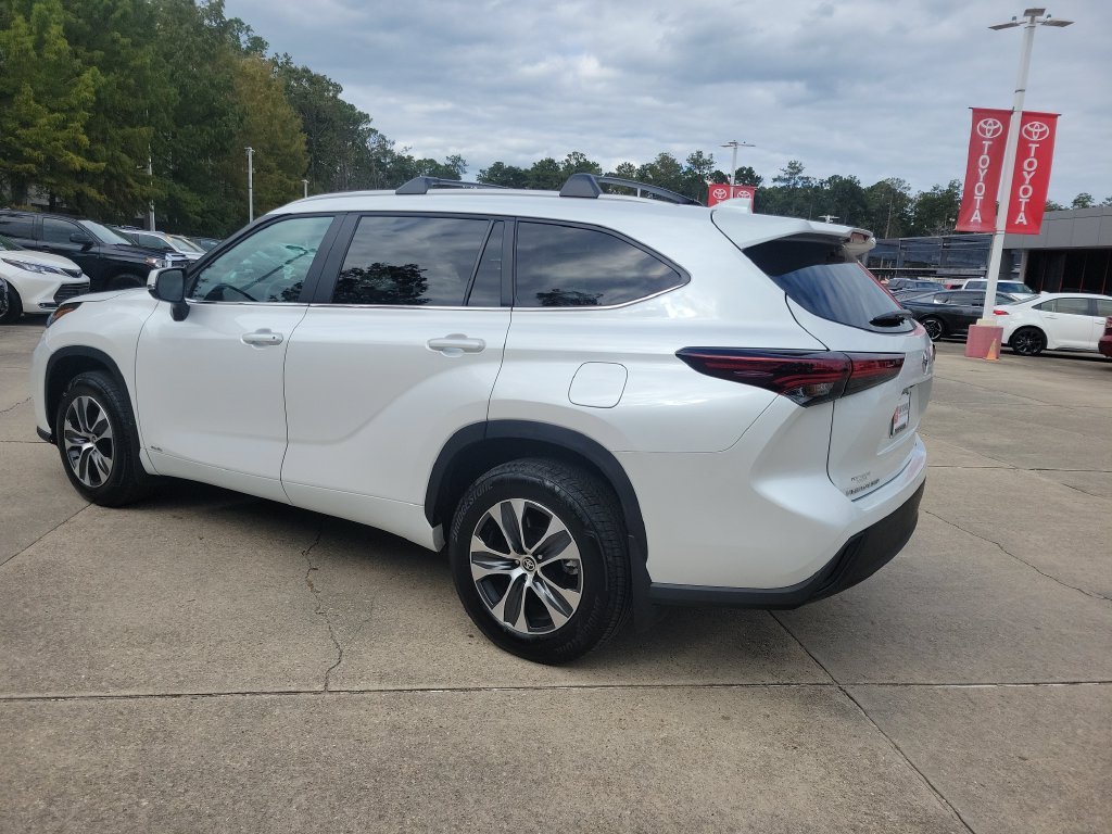 Certified Used 2026 Beige Toyota XLE image 3