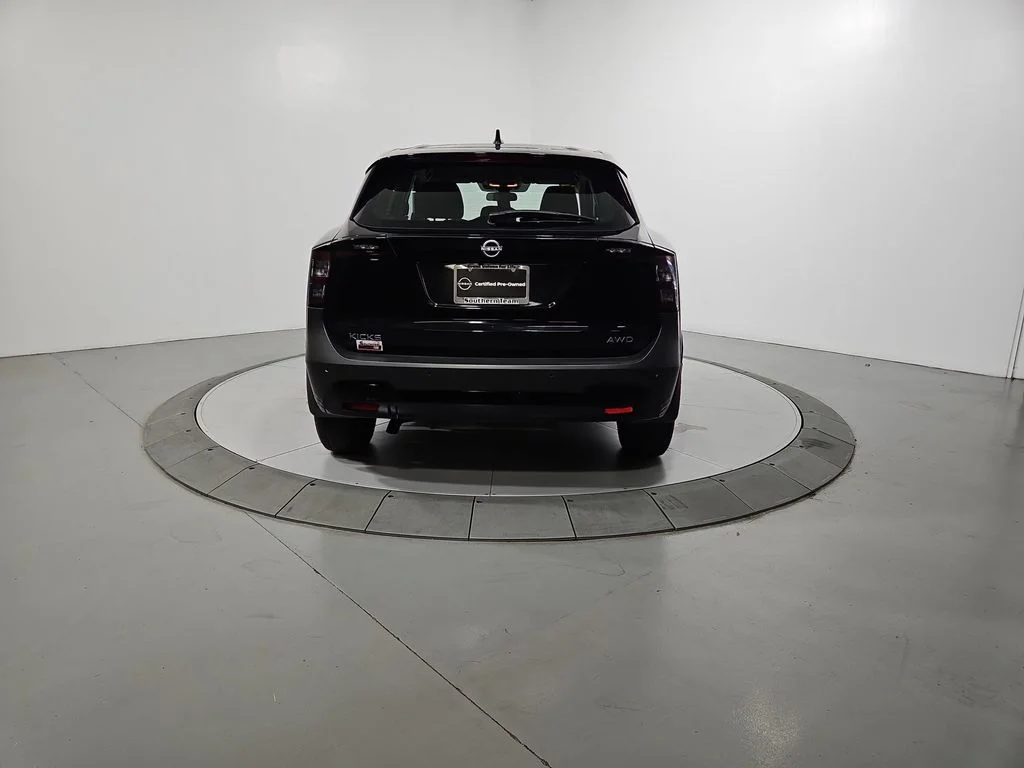 Used 2025 Black Nissan S image 4