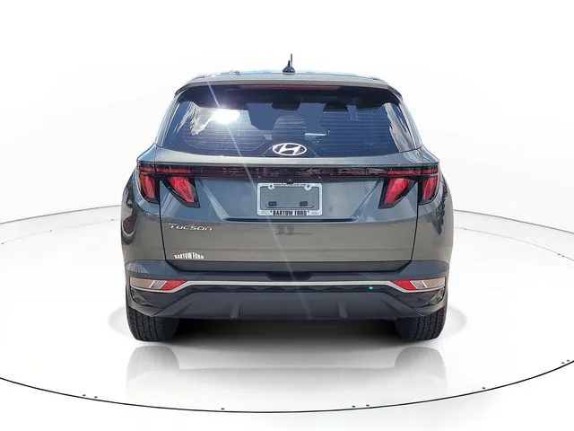 Used 2022 Gray Hyundai SE image 6