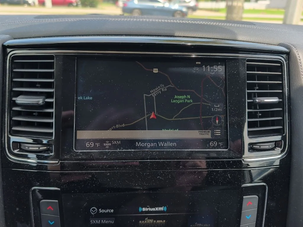 Used 2020 White INFINITI LUXE image 15