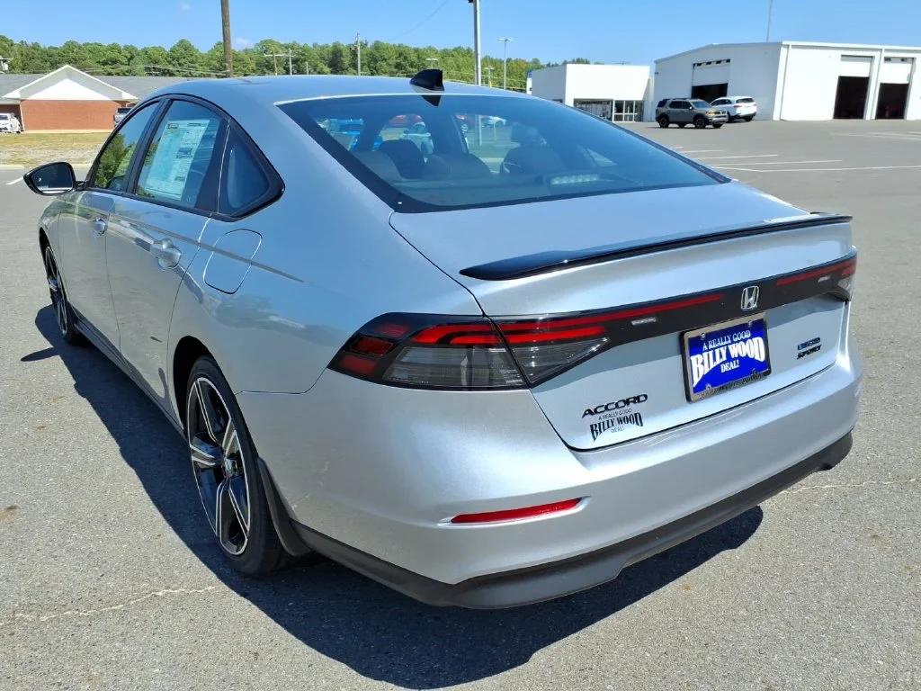 New 2026 Solar Silver Metallic Honda Sport Hybrid image 5