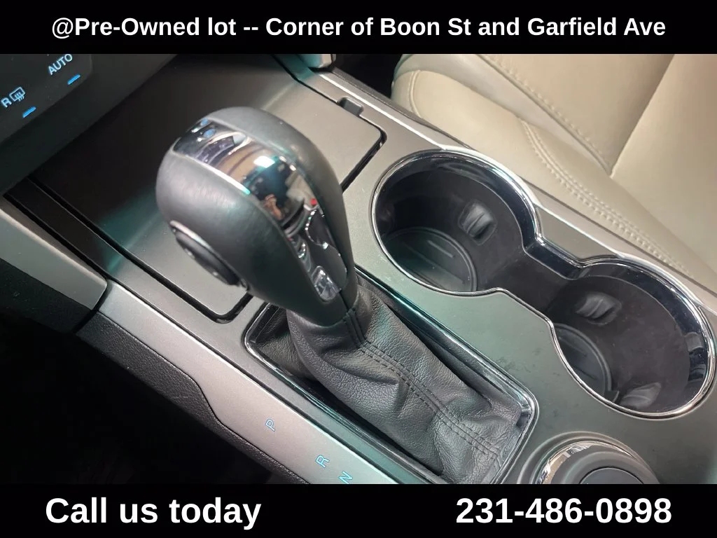 Used 2015  Ford XLT image 24