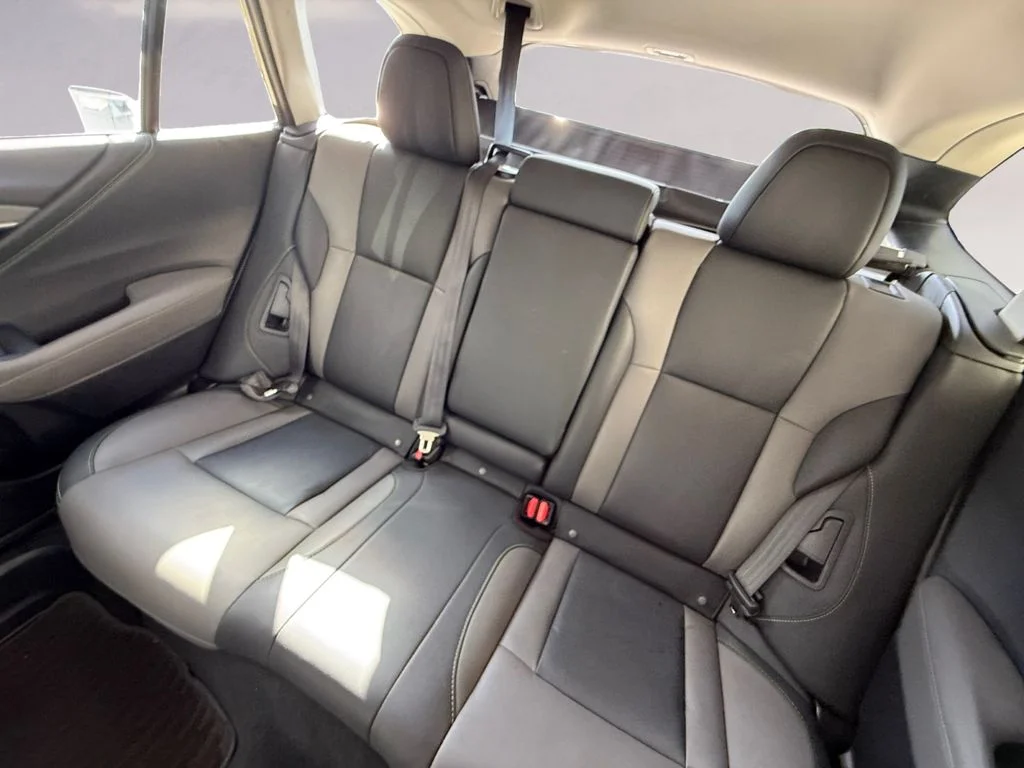 Used 2025 Silver Subaru Onyx Edition image 16