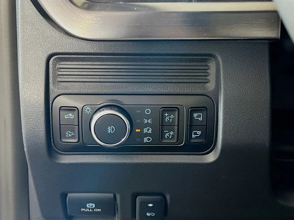New 2026 Carbonized Gray Metallic Ford Lariat image 19