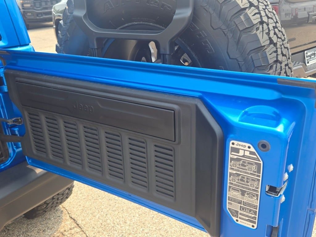 New 2026 Hydro Blue Pearlcoat Jeep Rubicon X image 15