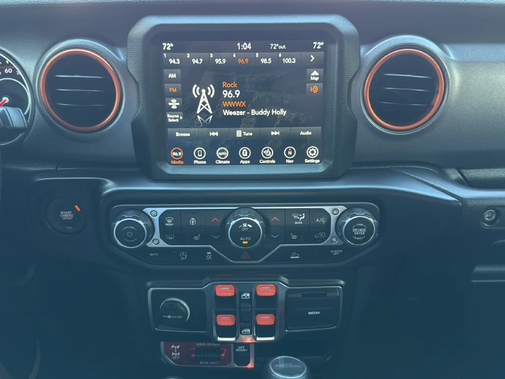Used 2022 Black Jeep Mojave image 16