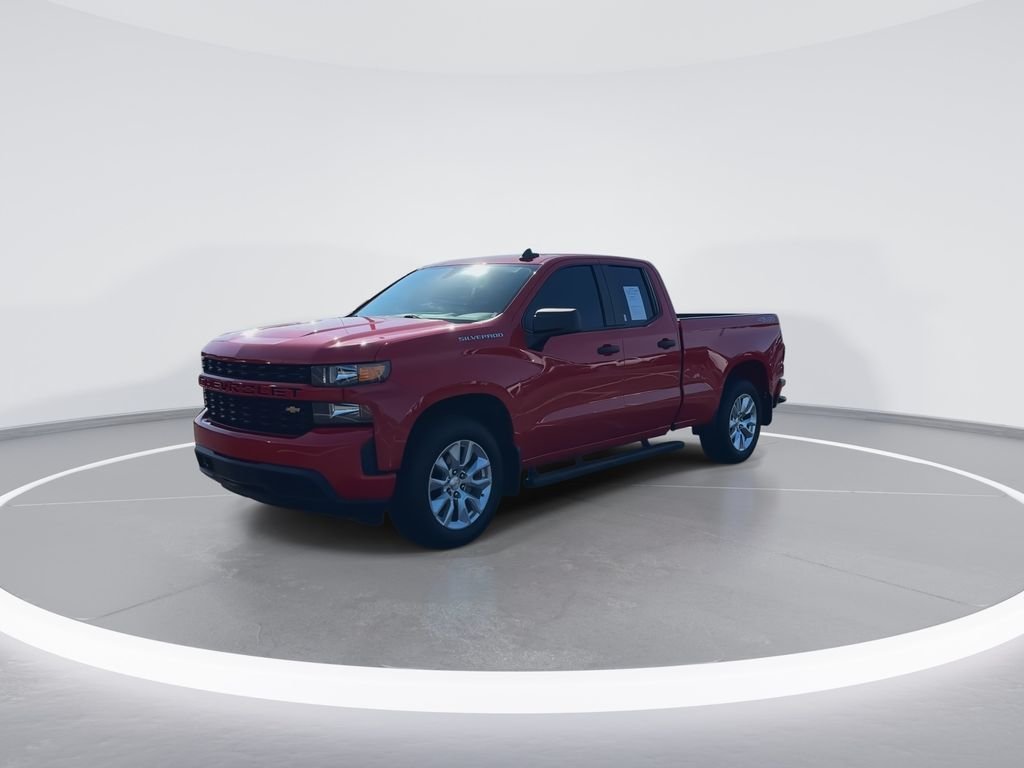 Used 2021 Red Chevrolet Custom image 4