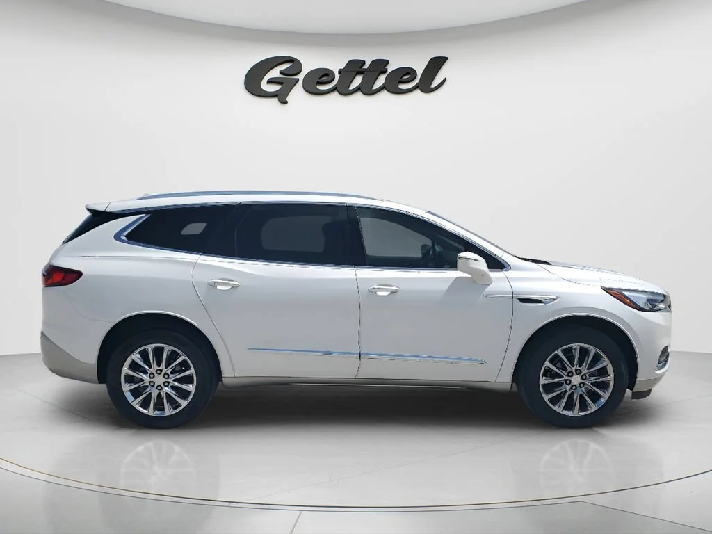 Used 2020 Includes Satin Nickel lower exterior accent color.) Buick Essence image 4