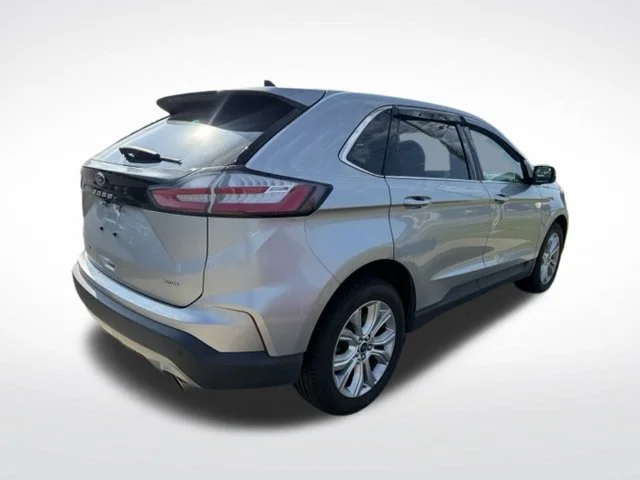 Used 2022 Silver Ford Titanium image 9