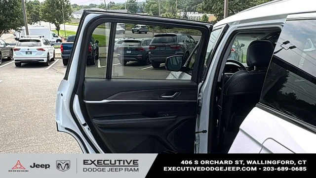 Used 2023 White Jeep Limited image 22